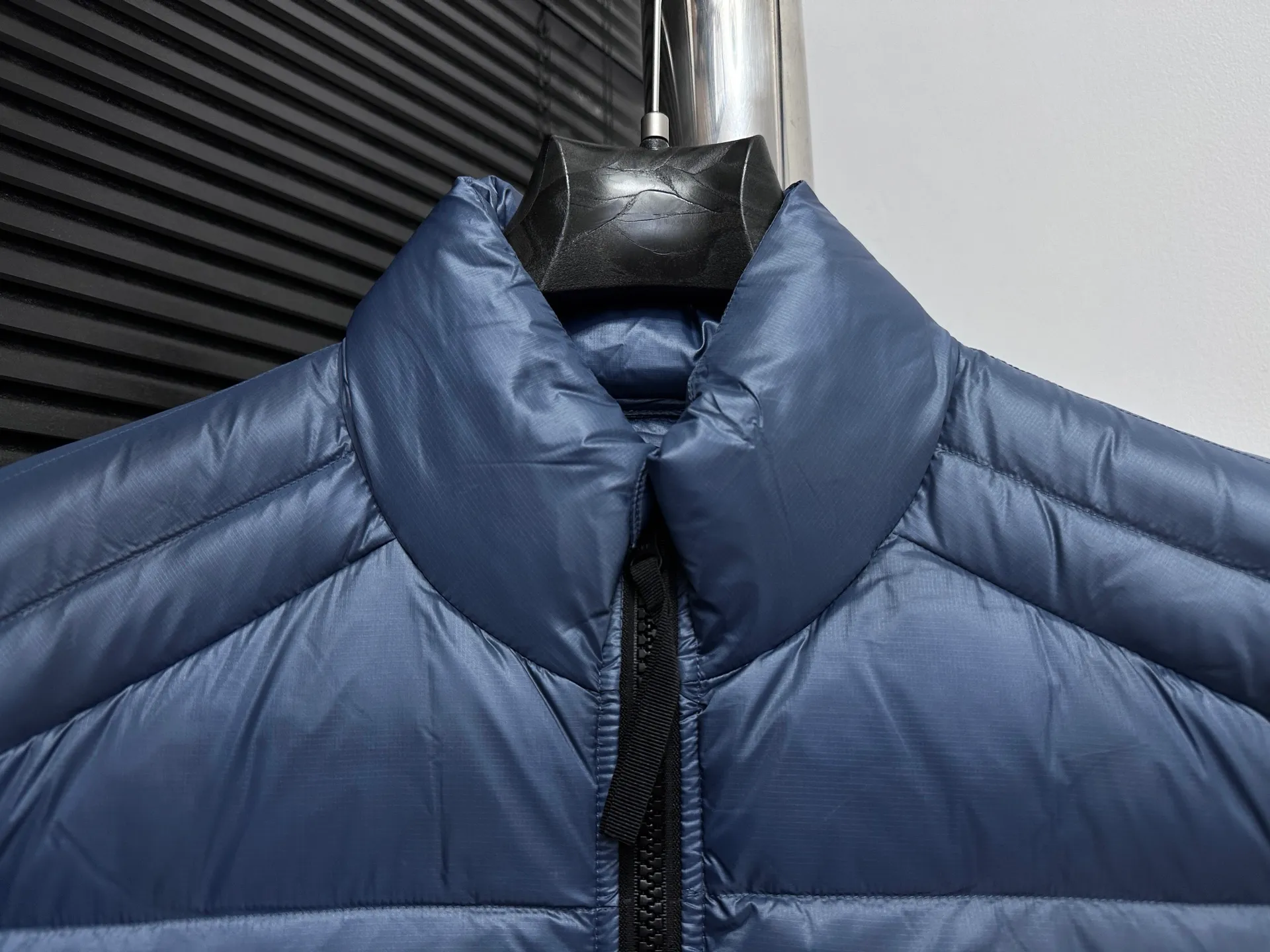P560 [Canada Goose] CROFTON light down vest R water-repellent treatment Winall windproof fabric 700-fill down capacity Original molding Detailed production The upper body effect is stunning Exclusively available on the Xiaohongshu purchasing platform The highest version on the market Code number: XS-XXL